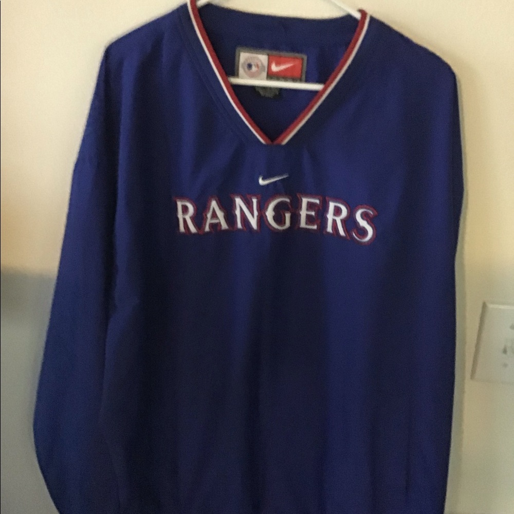 Texas rangers pull over long sleeve